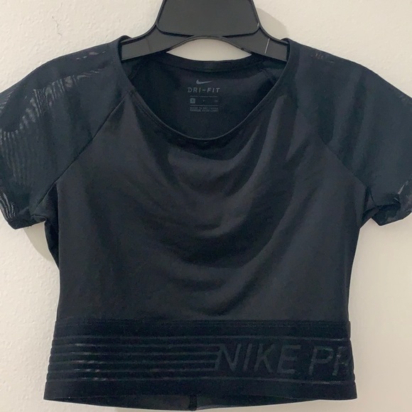 Nike Tops - Nike sport top